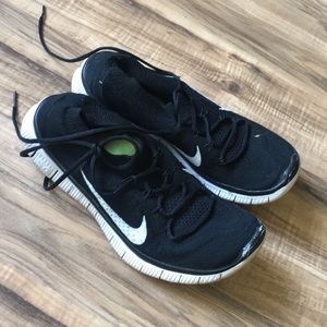 Black Nike Flyknit 5.0